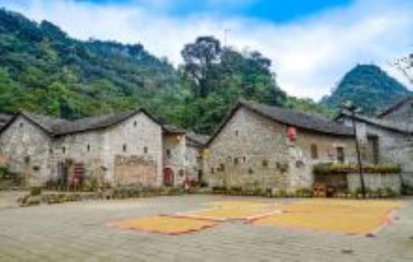 高荡千年布依古寨文化旅游景区贵州景点