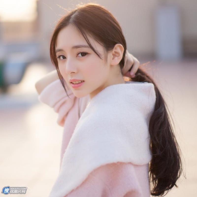 北京主持名媛叶赫那拉.容媛个人介绍