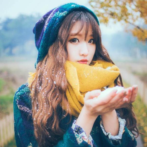 深圳名媛依尔根觉罗.晴虹个人说明