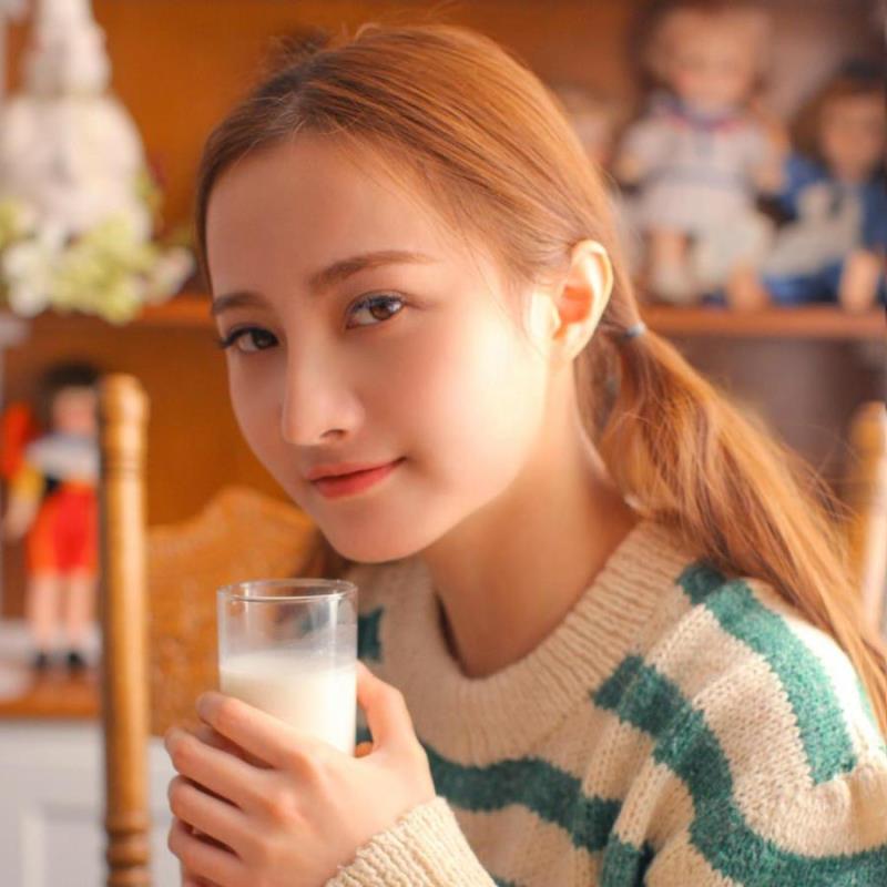 昆明街拍名媛藩玲欣自我介绍
