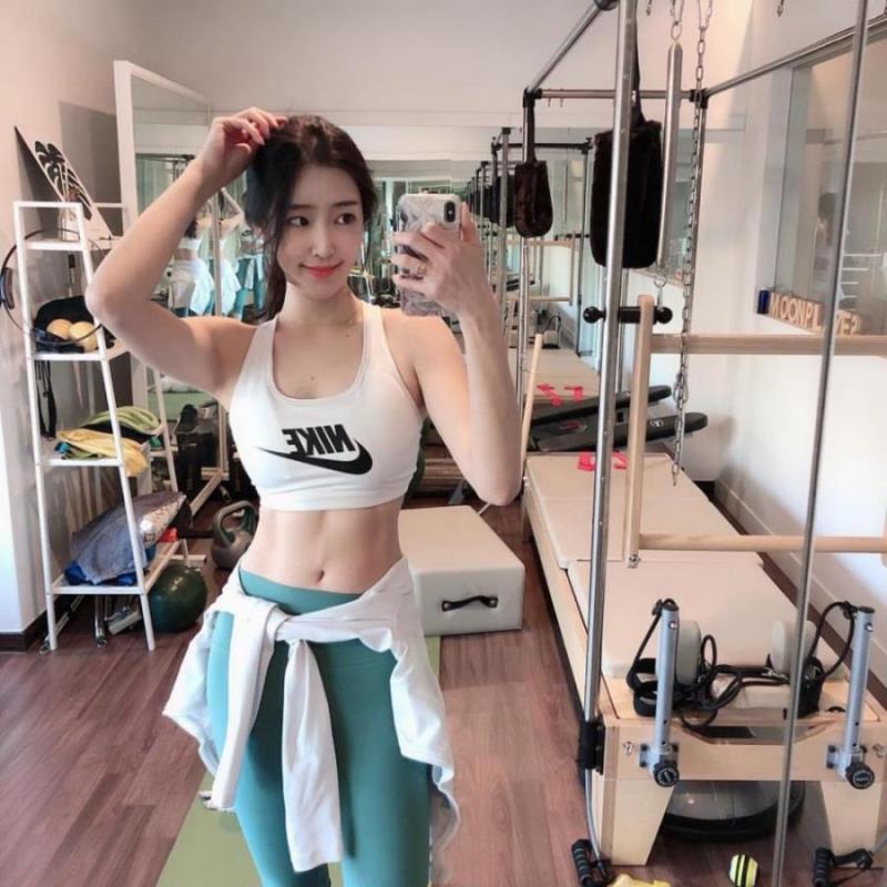 杭州汉服名媛陪护爱滢菡自我说明